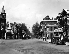 Broad Street from Statue